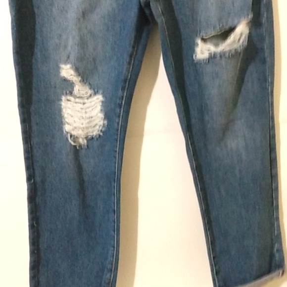 YMI DREAM COLLECTION DISTRESSED RIPS & WHISKERS MOM JEANS SIZE 11 / 30 NWT - Picture 3 of 6